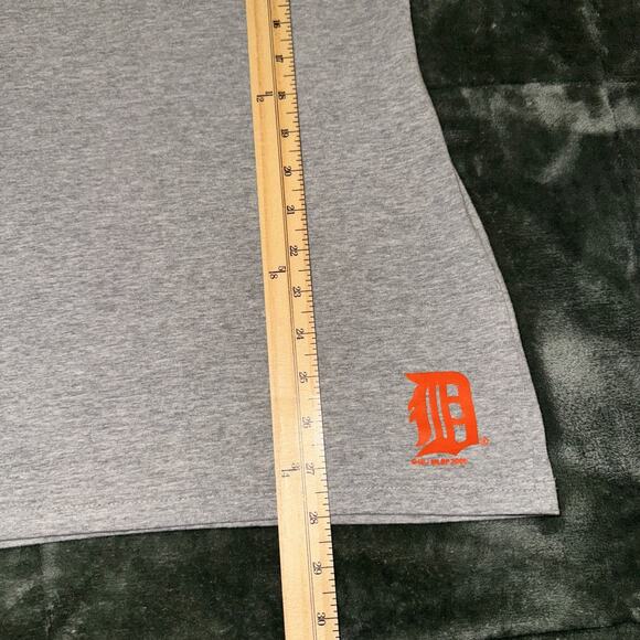 G-III Apparel Detroit Tigers Tank Top Women Large Gray Cotton Stretch Sleeveless - Picture 9 of 10